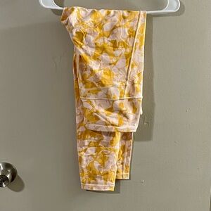 GapFit Women’s Yellow Abstract Print High Waist Leggings Athleisure